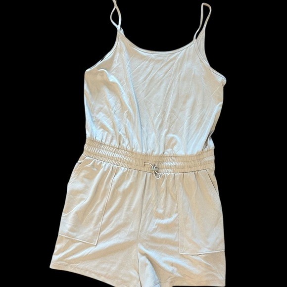 Women’s FLX Strappy Shorts Romper Sand Trap NWT Size Small - Picture 4 of 9